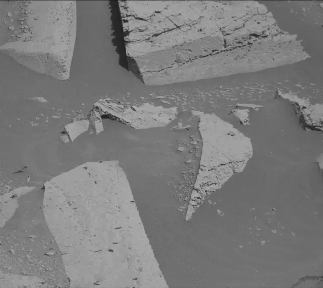 Sol 3983: Mast Camera (Mastcam)