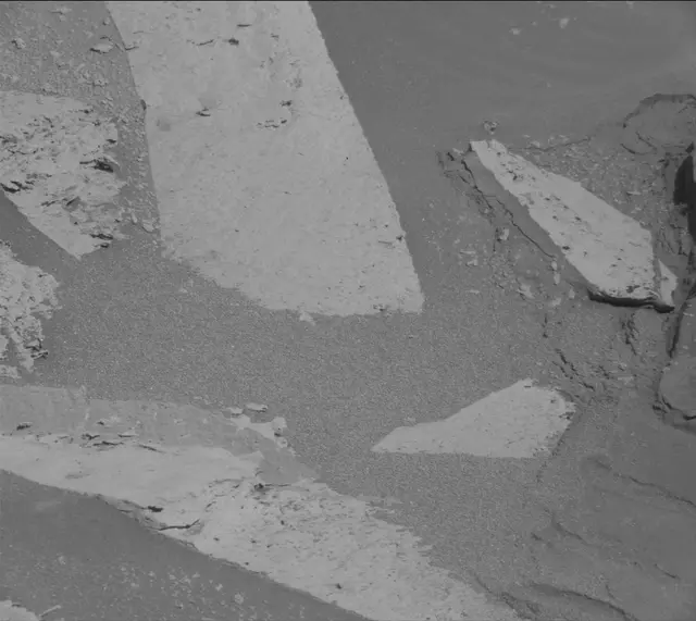 Sol 3983: Mast Camera (Mastcam)