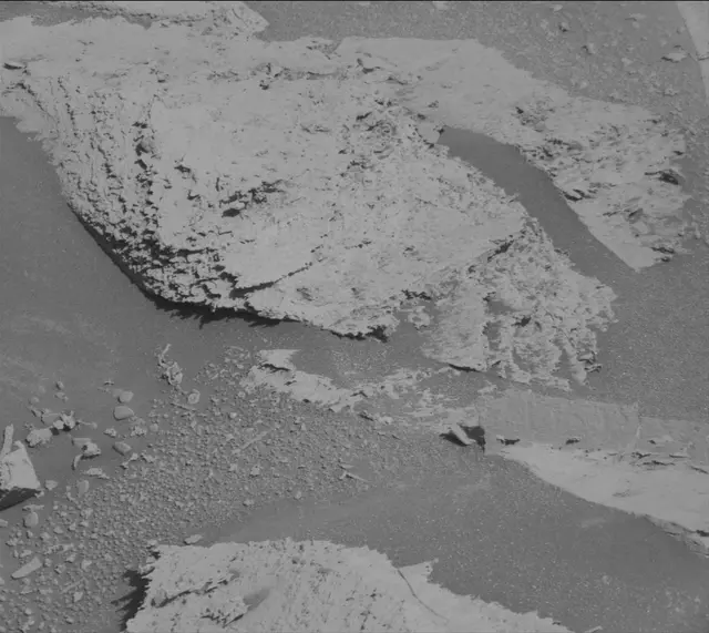 Sol 3983: Mast Camera (Mastcam)