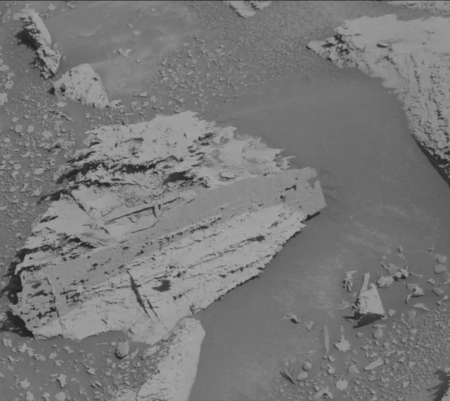 Sol 3983: Mast Camera (Mastcam)