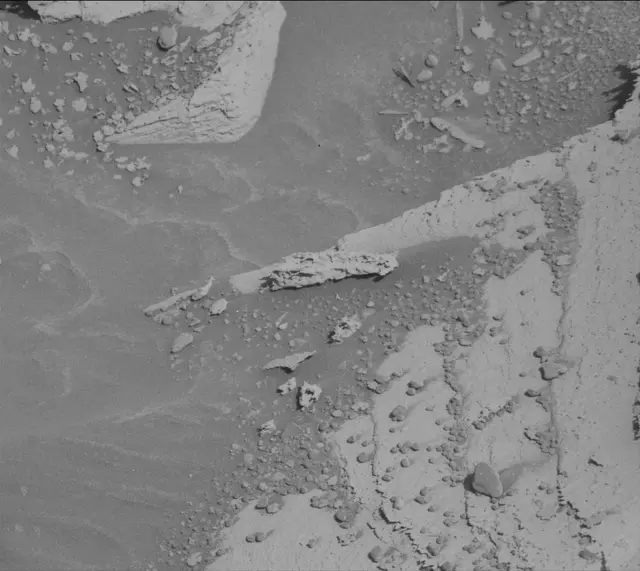 Sol 3983: Mast Camera (Mastcam)
