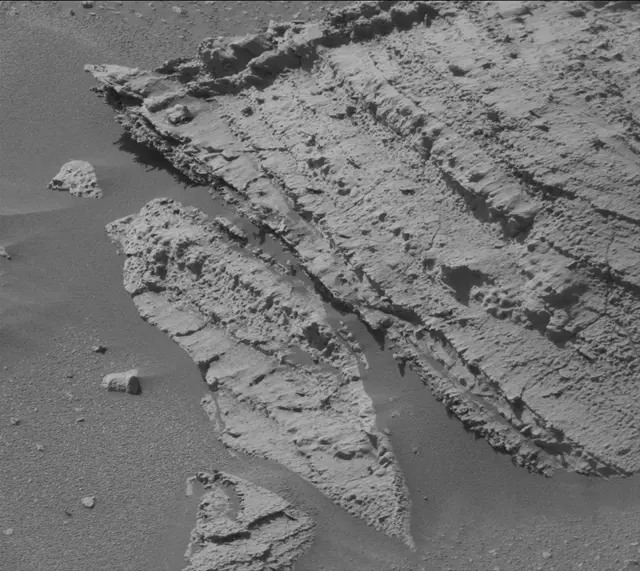 Sol 3983: Mast Camera (Mastcam)