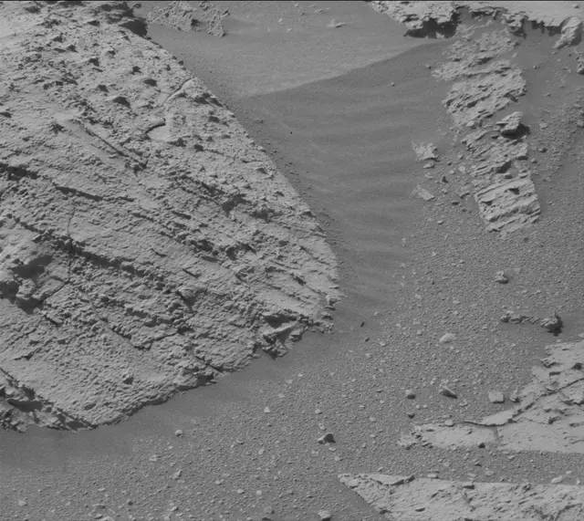 Sol 3983: Mast Camera (Mastcam)