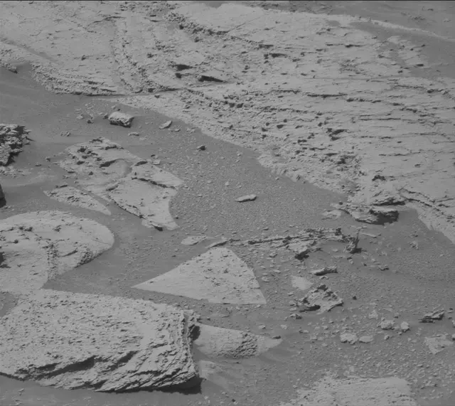 Sol 3985: Mast Camera (Mastcam)