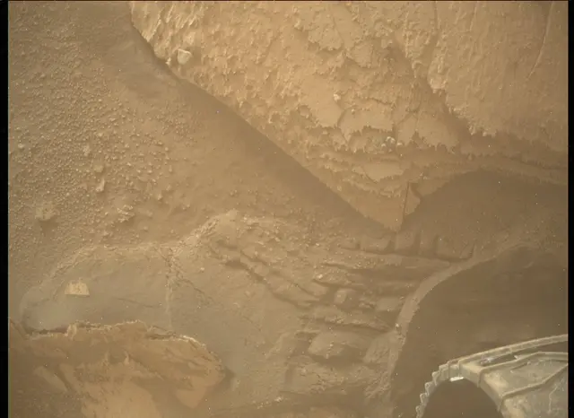 Sol 3985: Mars Descent Imager (MARDI)