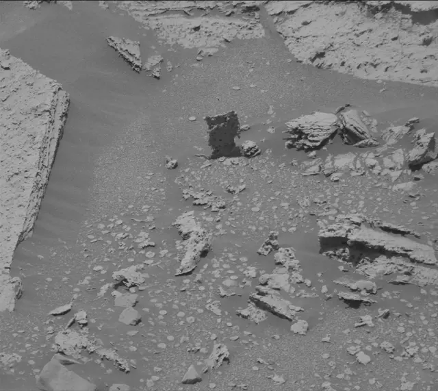 Sol 3992: Mast Camera (Mastcam)