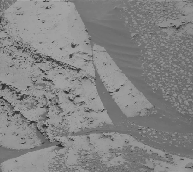 Sol 3992: Mast Camera (Mastcam)