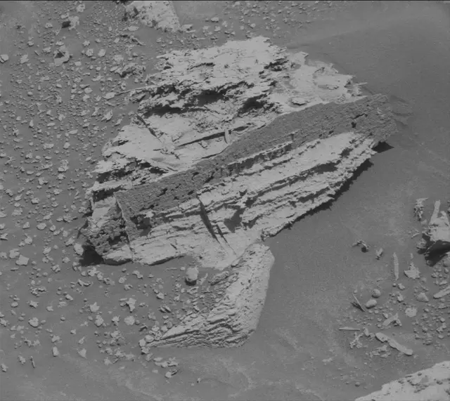 Sol 3993: Mast Camera (Mastcam)