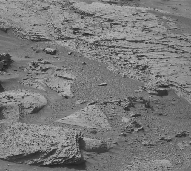 Sol 3994: Mast Camera (Mastcam)