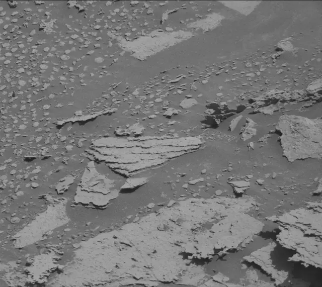 Sol 3996: Mast Camera (Mastcam)