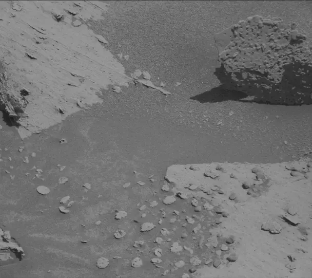 Sol 3996: Mast Camera (Mastcam)