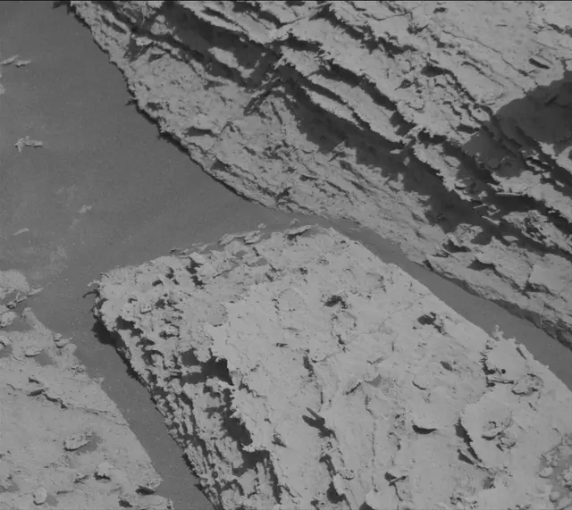 Sol 3996: Mast Camera (Mastcam)