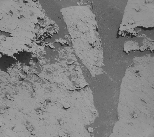 Sol 3996: Mast Camera (Mastcam)