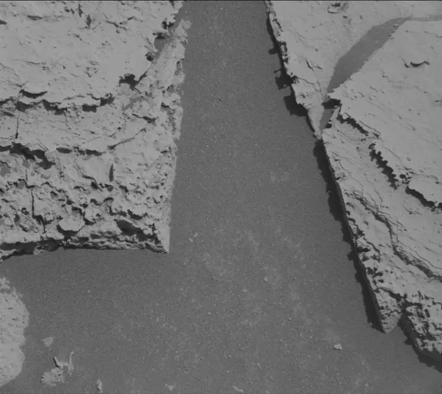Sol 3996: Mast Camera (Mastcam)