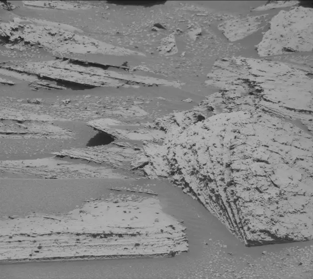 Sol 3998: Mast Camera (Mastcam)