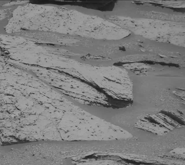 Sol 3998: Mast Camera (Mastcam)