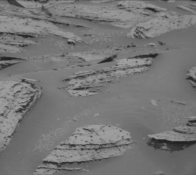 Sol 3998: Mast Camera (Mastcam)