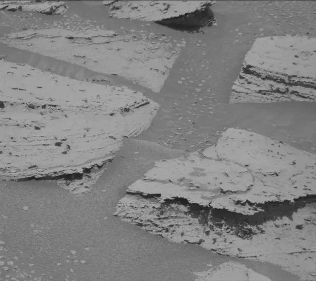 Sol 3998: Mast Camera (Mastcam)