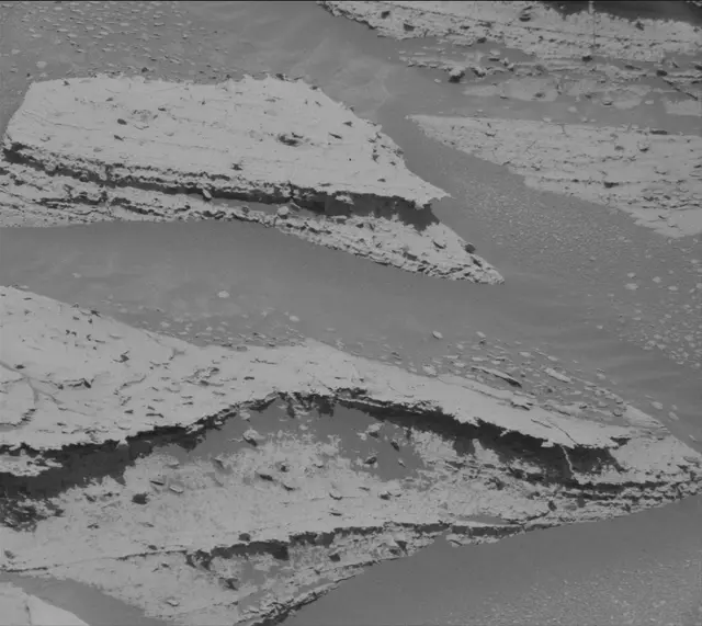 Sol 3998: Mast Camera (Mastcam)