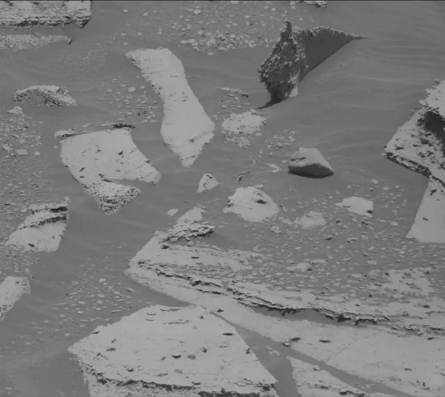 Sol 3998: Mast Camera (Mastcam)