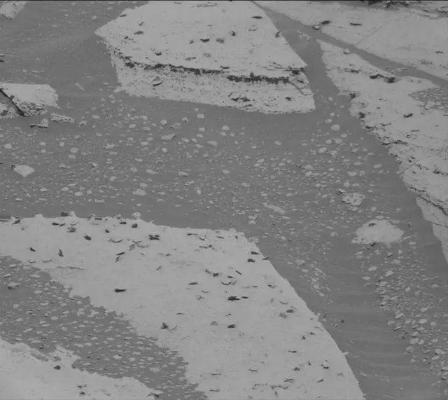 Sol 3998: Mast Camera (Mastcam)
