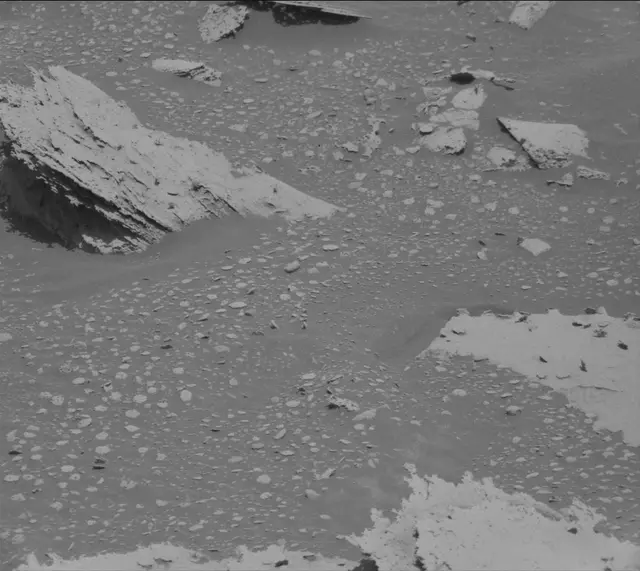 Sol 3998: Mast Camera (Mastcam)