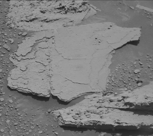 Sol 3998: Mast Camera (Mastcam)