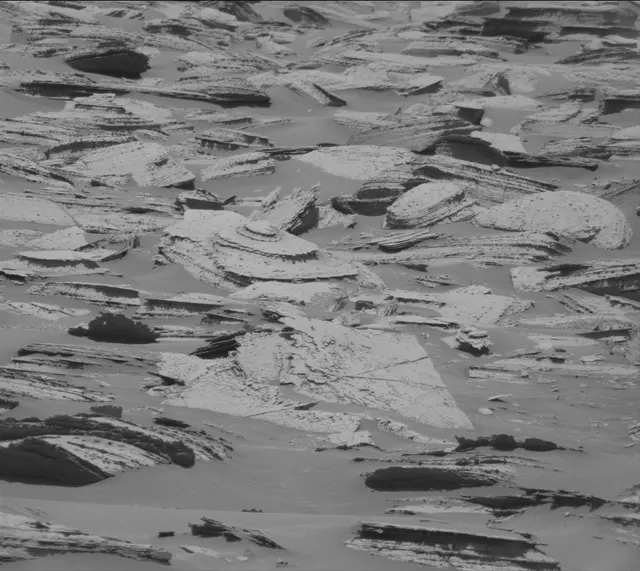 Sol 3999: Mast Camera (Mastcam)