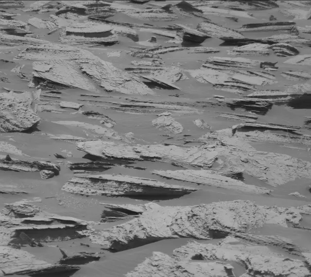 Sol 3999: Mast Camera (Mastcam)