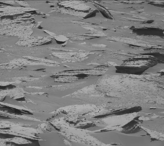 Sol 3999: Mast Camera (Mastcam)