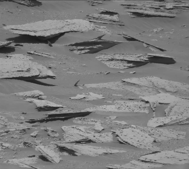 Sol 3999: Mast Camera (Mastcam)