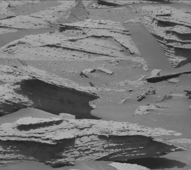 Sol 3999: Mast Camera (Mastcam)