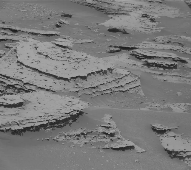 Sol 3999: Mast Camera (Mastcam)