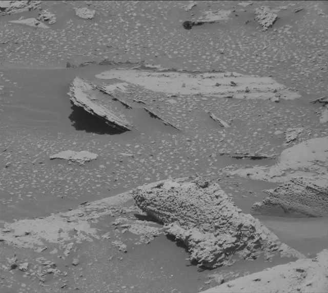 Sol 3999: Mast Camera (Mastcam)