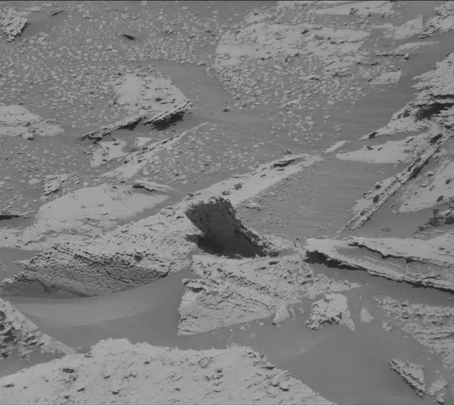 Sol 3999: Mast Camera (Mastcam)