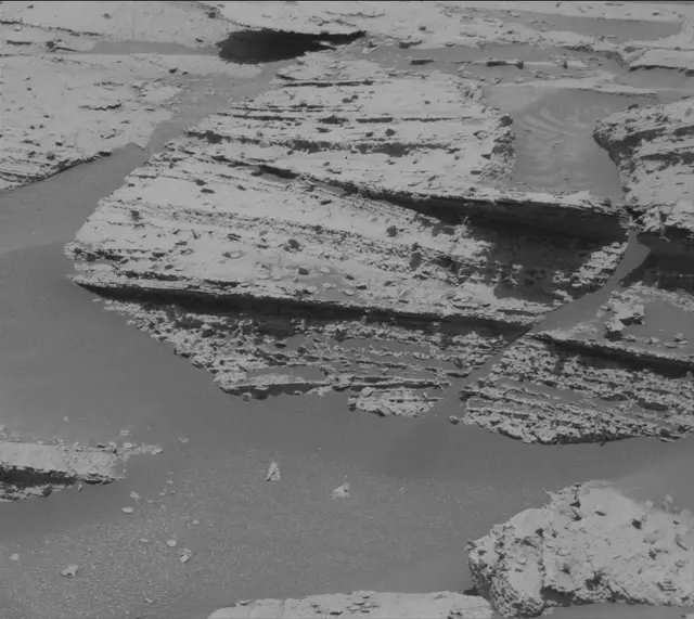 Sol 3999: Mast Camera (Mastcam)