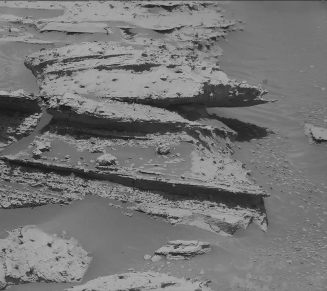 Sol 3999: Mast Camera (Mastcam)