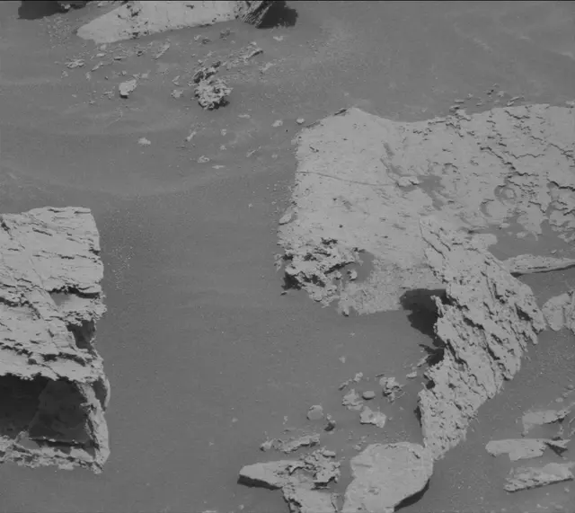 Sol 4000: Mast Camera (Mastcam)