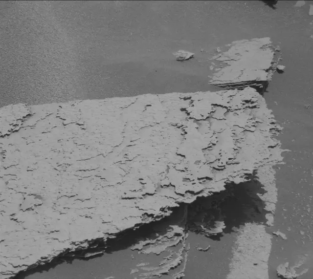 Sol 4000: Mast Camera (Mastcam)