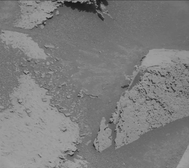 Sol 4000: Mast Camera (Mastcam)
