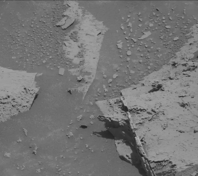 Sol 4000: Mast Camera (Mastcam)