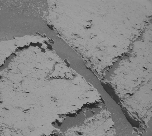 Sol 4000: Mast Camera (Mastcam)