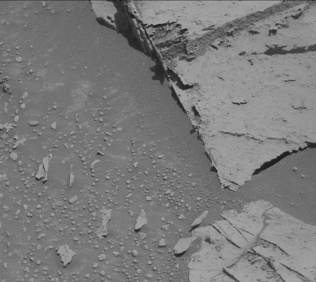 Sol 4000: Mast Camera (Mastcam)