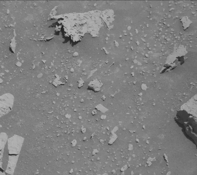 Sol 4000: Mast Camera (Mastcam)