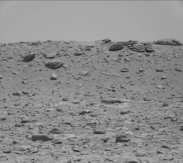 Sol 4001: Mast Camera (Mastcam)
