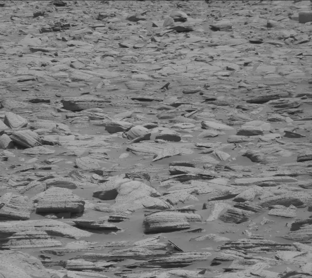 Sol 4001: Mast Camera (Mastcam)