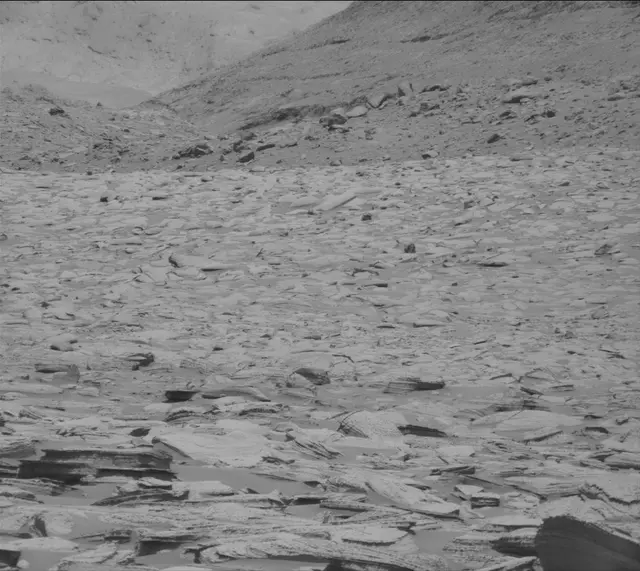 Sol 4001: Mast Camera (Mastcam)
