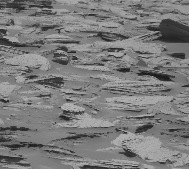 Sol 4001: Mast Camera (Mastcam)