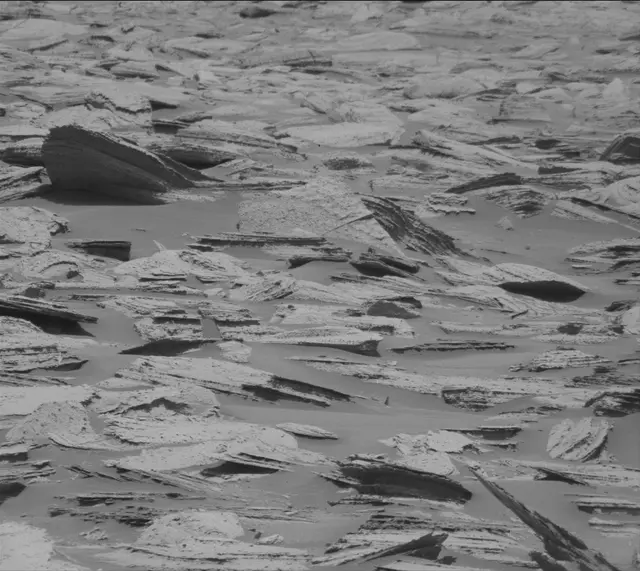 Sol 4001: Mast Camera (Mastcam)