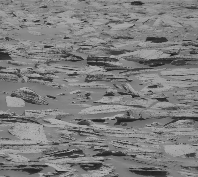 Sol 4001: Mast Camera (Mastcam)
